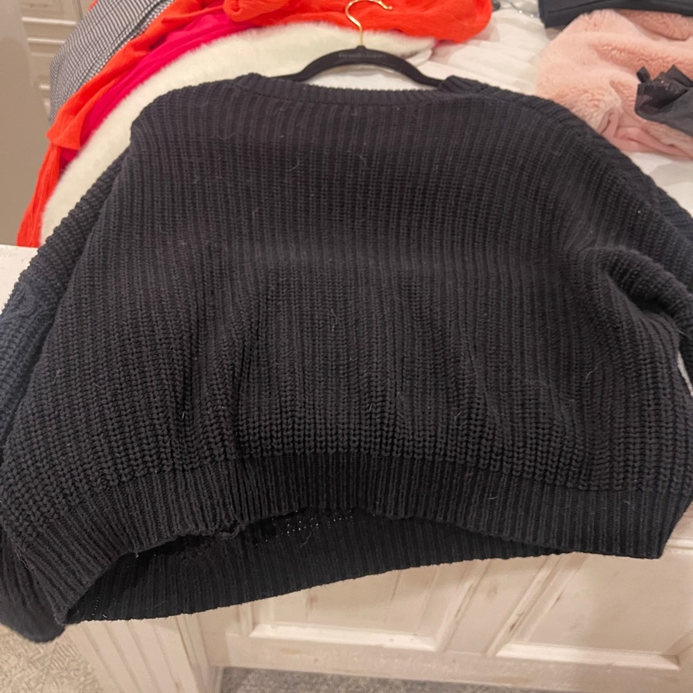 sweater - Picture 2 of 4